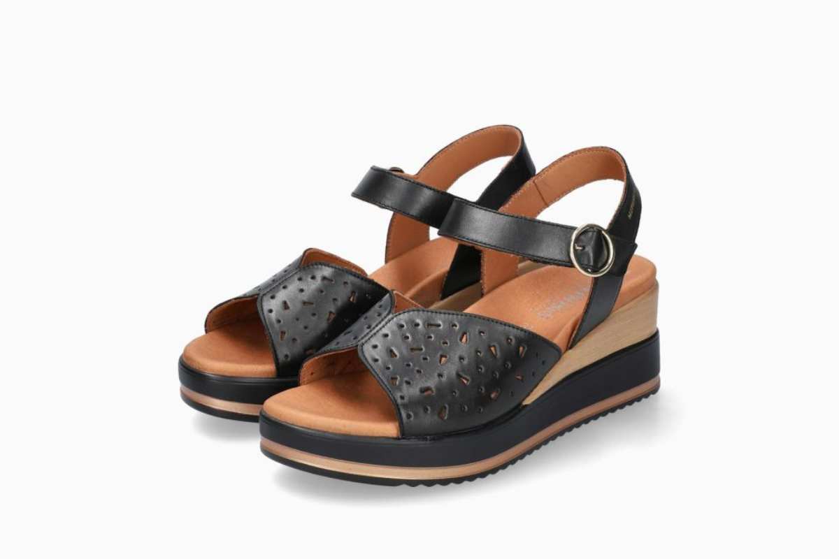 mephisto-serafia-womens-sandals-black-leather-P5146748